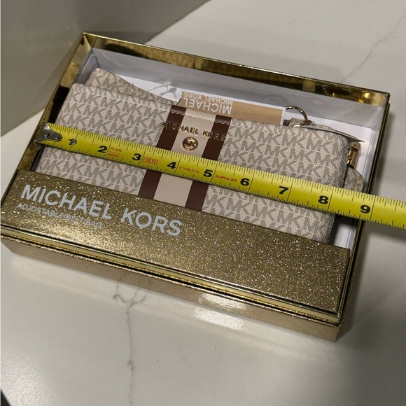 Michael Kors Cream and Brown Belt Bag - Picture 6 of 10
